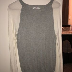 Women’s Vineyard vines sweater